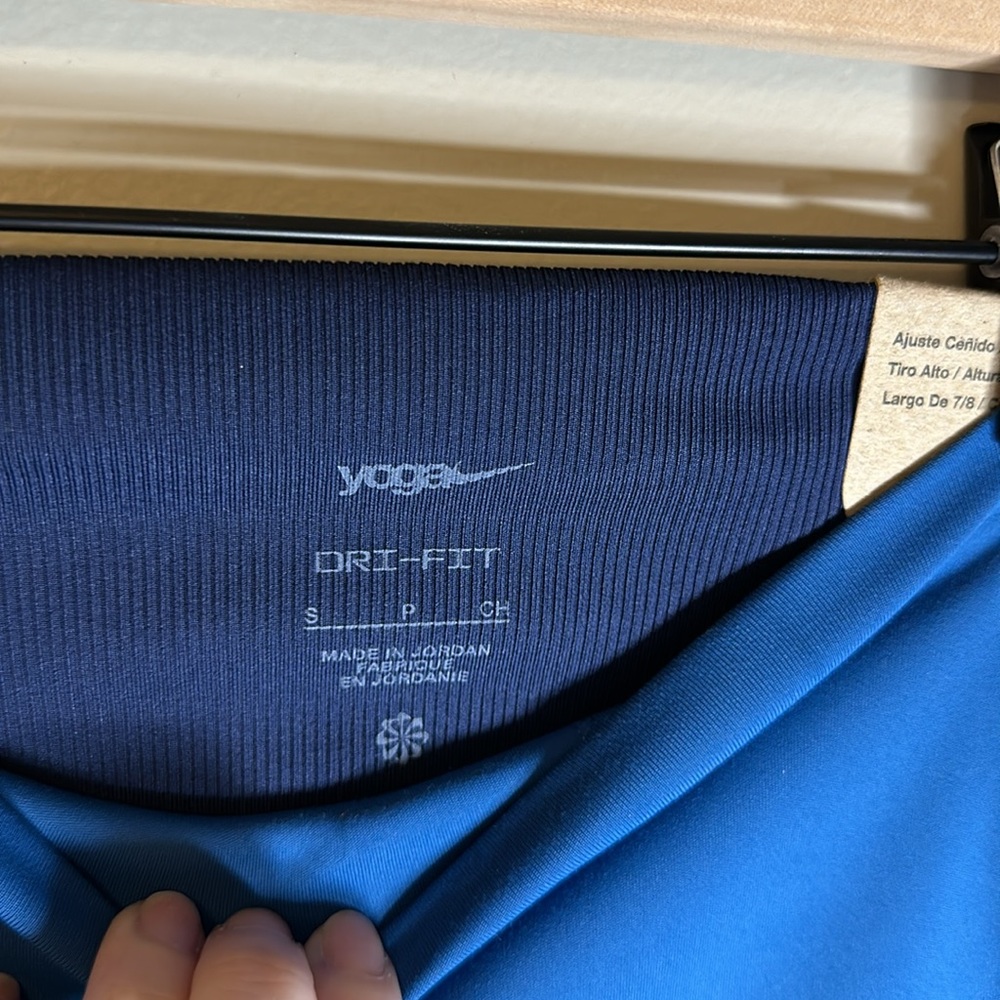 Nike Yoga Women's Mid-Rise 7/8 Leggings - Picture 5 of 13